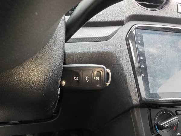 Volkswagen Jetta 2015, 89000 км, за 4549 USD - фото 12