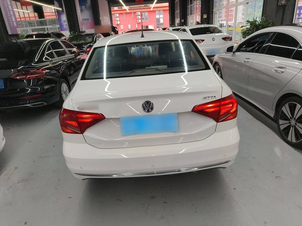 Volkswagen Jetta 2017, 163100 км, за 5184 USD