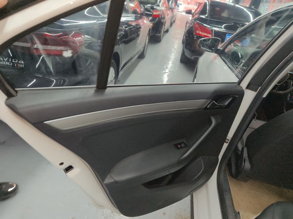 Volkswagen Jetta 2017, 163100 км, за 5184 USD - фото 27