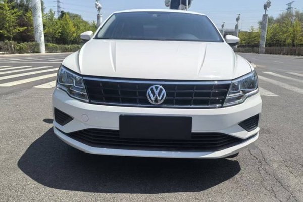 Volkswagen Jetta 2017, 44500 км, за 5725 USD