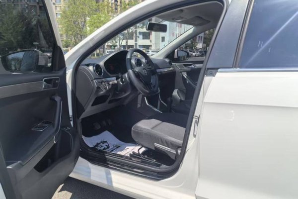 Volkswagen Jetta 2017, 44500 км, за 5725 USD - фото 9