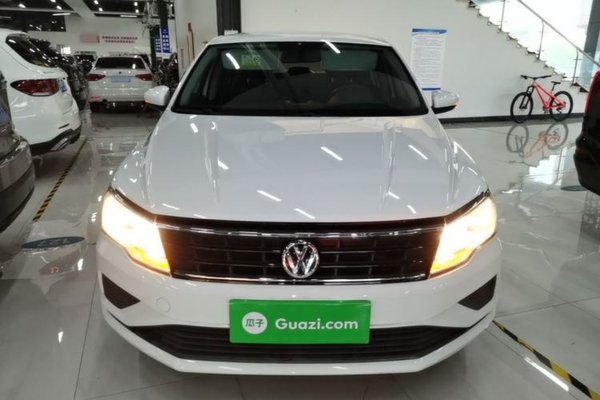 Volkswagen Jetta 2017, 77600 км, за 5655 USD