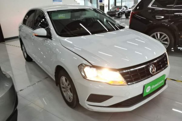 Volkswagen Jetta 2017, 77600 км, за 5655 USD