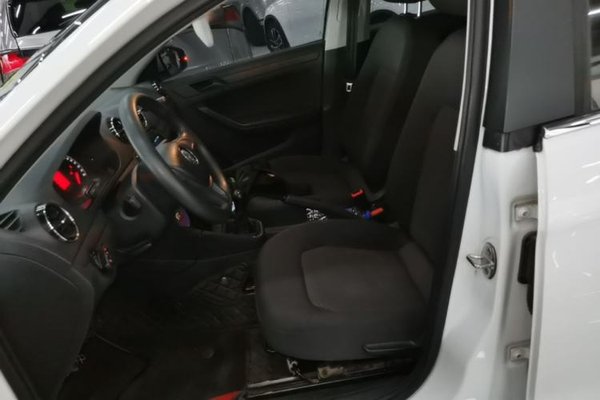 Volkswagen Jetta 2017, 77600 км, за 5655 USD - фото 17