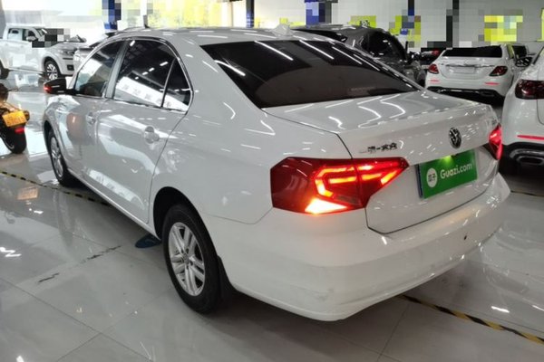 Volkswagen Jetta 2017, 77600 км, за 5655 USD