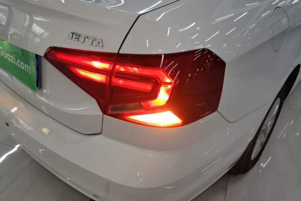 Volkswagen Jetta 2017, 77600 км, за 5655 USD - фото 9