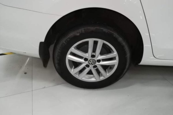 Volkswagen Jetta 2017, 77600 км, за 5655 USD - фото 11