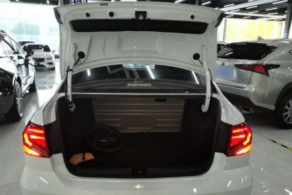 Volkswagen Jetta 2017, 77600 км, за 5655 USD - фото 22