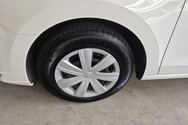 Volkswagen Jetta 2017, 83500 км, за 5480 USD - фото 10