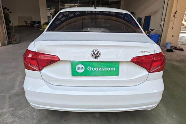 Volkswagen Jetta 2017, 83500 км, за 5480 USD