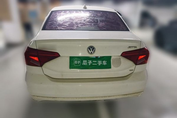 Volkswagen Jetta 2017, 127500 км, за 5911 USD