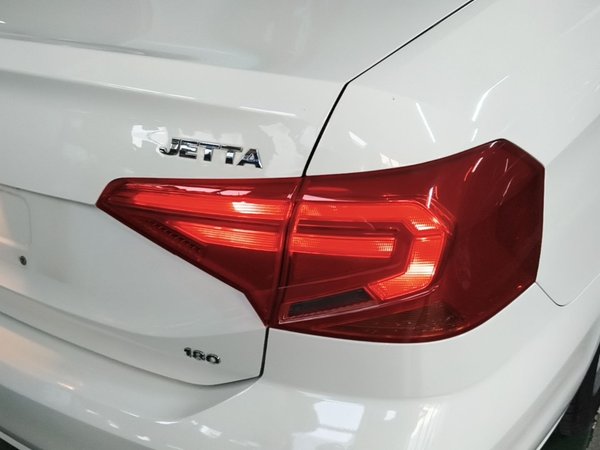 Volkswagen Jetta 2017, 63000 км, за 6547 USD - фото 7