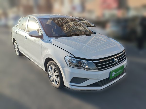 Volkswagen Jetta 2017, 97100 км, за 3792 USD