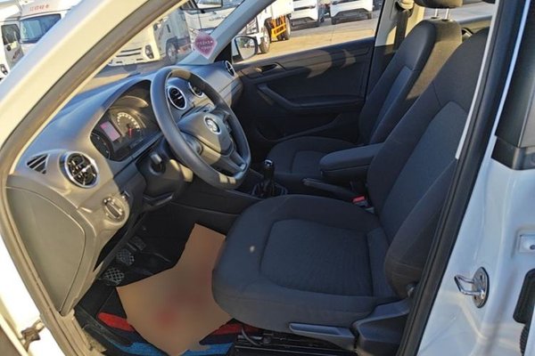 Volkswagen Jetta 2019, 5100 км, за 6266 USD - фото 17