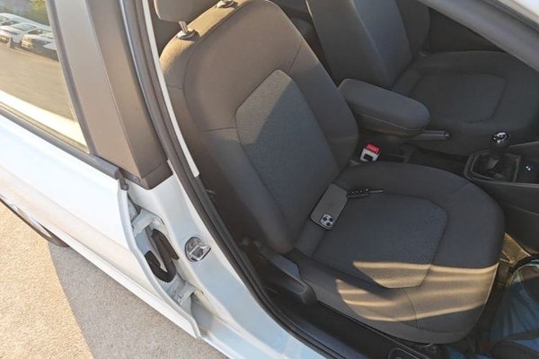 Volkswagen Jetta 2019, 5100 км, за 6266 USD - фото 19