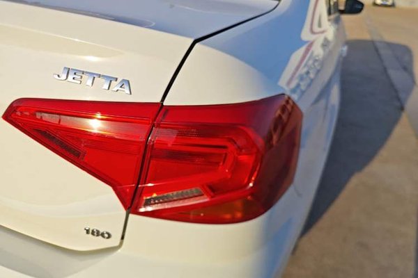 Volkswagen Jetta 2019, 5100 км, за 6266 USD - фото 9