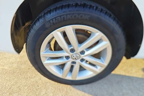 Volkswagen Jetta 2019, 5100 км, за 6266 USD - фото 11