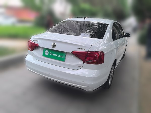 Volkswagen Jetta 2019, 58000 км, за 6232 USD