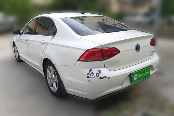 Volkswagen Lamando 2015, 123000 км, за 5360 USD