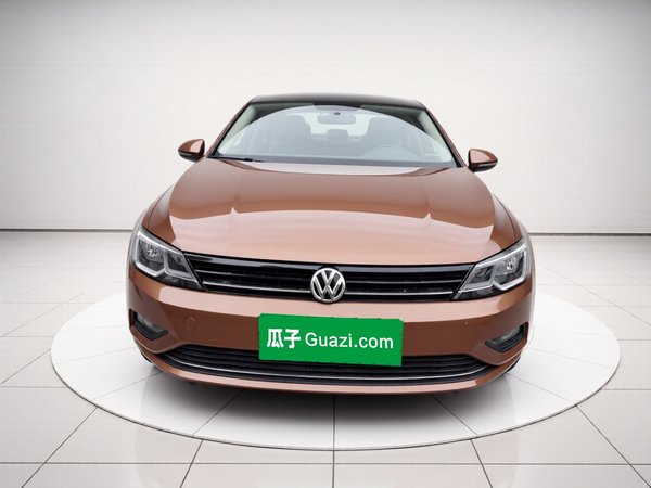 Volkswagen Lamando 2017, 87600 км, за 8996 USD