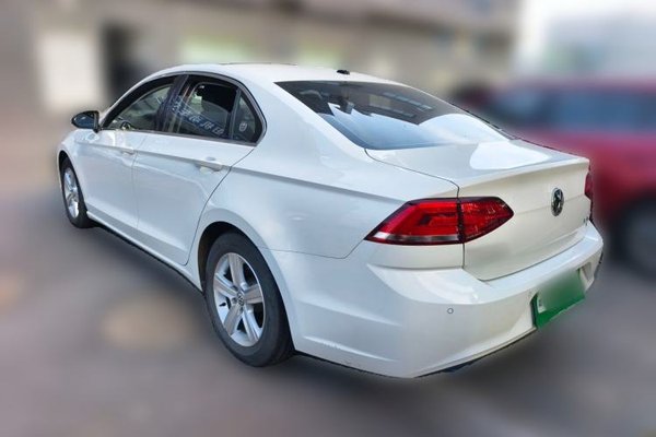Volkswagen Lamando 2017, 101700 км, за 6464 USD