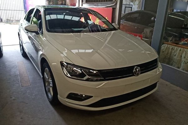 Volkswagen Lamando 2017, 109300 км, за 8572 USD