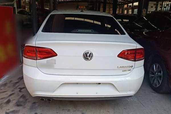 Volkswagen Lamando 2017, 109300 км, за 8572 USD
