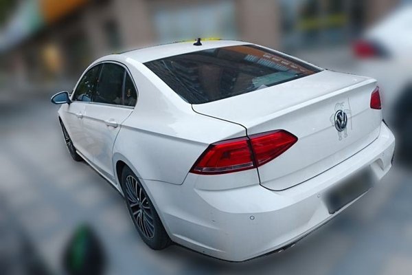 Volkswagen Lamando 2017, 121000 км, за 7923 USD