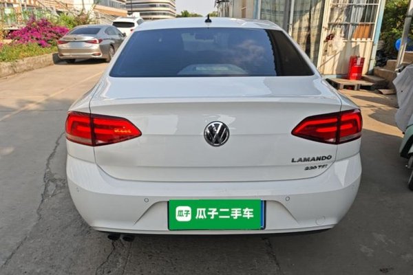 Volkswagen Lamando 2017, 52500 км, за 8816 USD