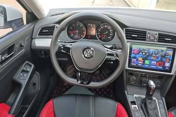 Volkswagen Lamando 2017, 52500 км, за 8816 USD - фото 13