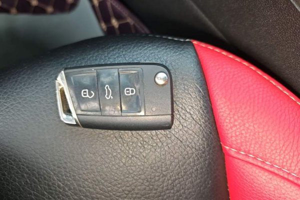 Volkswagen Lamando 2017, 52500 км, за 8816 USD - фото 23