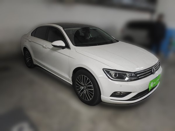 Volkswagen Lamando 2017, 88100 км, за 10032 USD