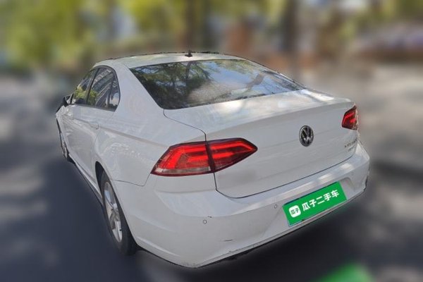 Volkswagen Lamando 2017, 89500 км, за 8151 USD