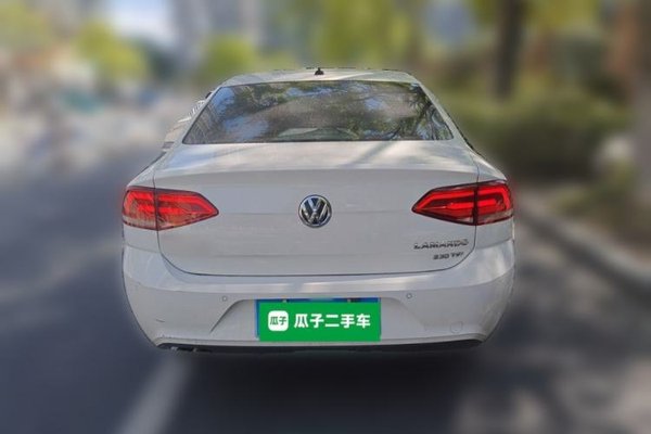 Volkswagen Lamando 2017, 89500 км, за 8151 USD
