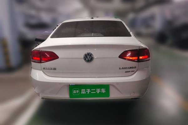 Volkswagen Lamando 2018, 172300 км, за 8012 USD