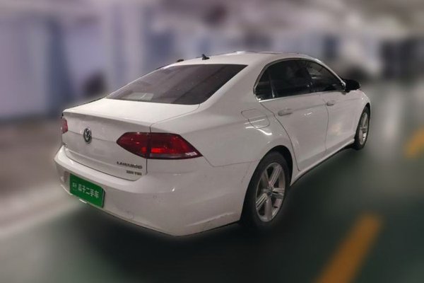 Volkswagen Lamando 2018, 172300 км, за 8012 USD