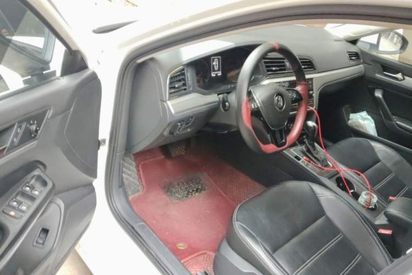 Volkswagen Lamando 2019, 109400 км, за 7678 USD