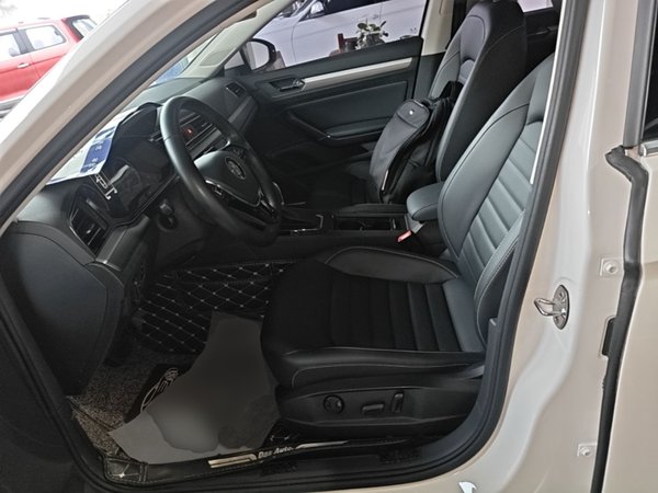 Volkswagen Lamando 2019, 78800 км, за 10968 USD - фото 18