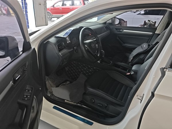 Volkswagen Lamando 2019, 78800 км, за 10968 USD - фото 19