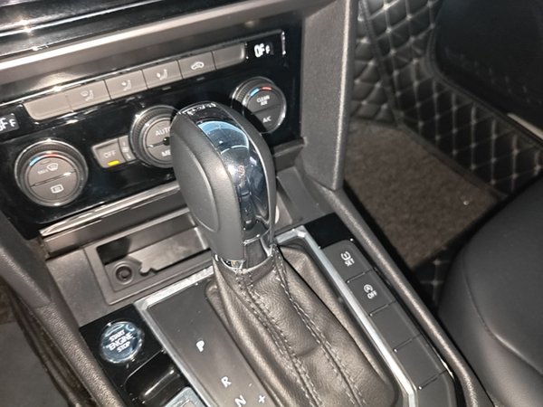Volkswagen Lamando 2019, 78800 км, за 10968 USD - фото 17