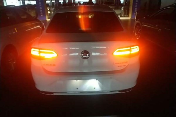 Volkswagen Lamando 2021, 47100 км, за 12593 USD