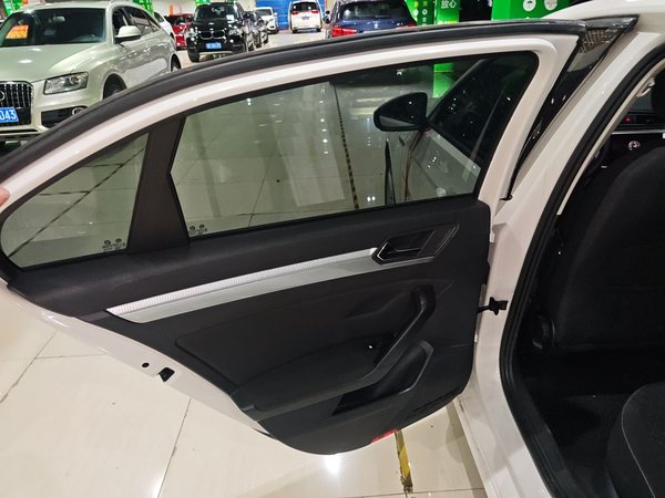 Volkswagen Lamando 2021, 79300 км, за 14342 USD - фото 27