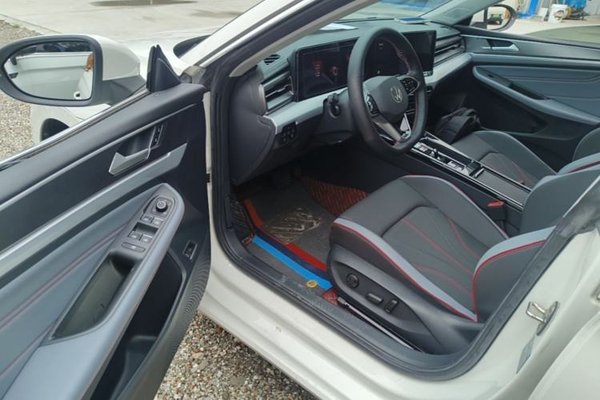 Volkswagen Lamando 2022, 42900 км, за 15918 USD - фото 18