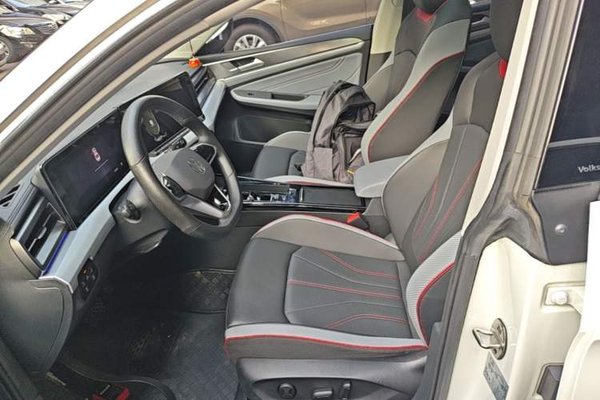 Volkswagen Lamando 2023, 67000 км, за 14981 USD - фото 17