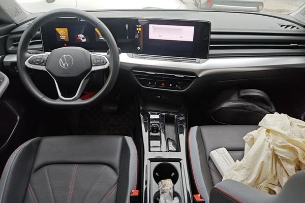 Volkswagen Lamando 2024, 26600 км, за 16351 USD - фото 13