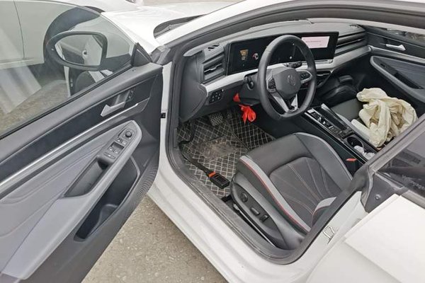 Volkswagen Lamando 2024, 26600 км, за 16351 USD - фото 19