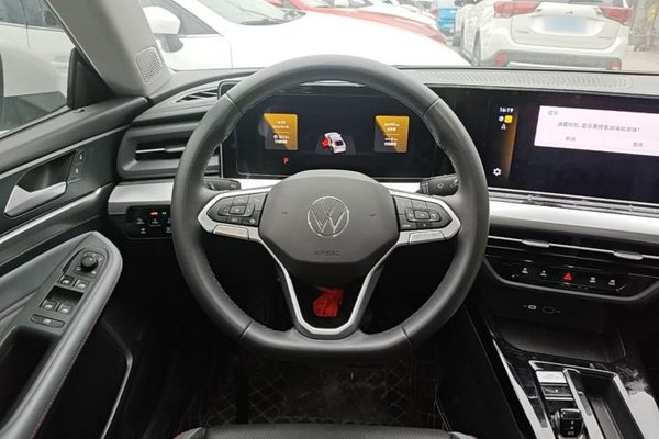 Volkswagen Lamando 2024, 26600 км, за 16351 USD - фото 14
