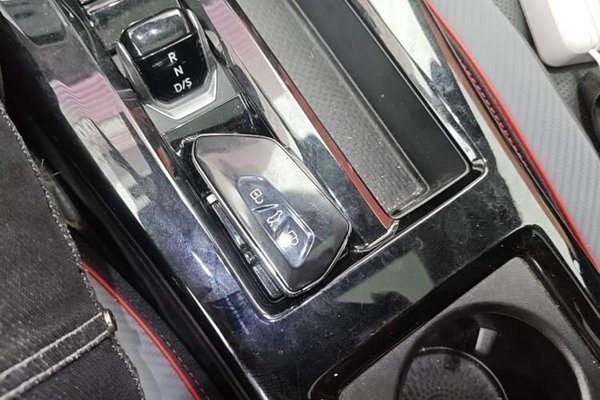 Volkswagen Lamando 2024, 26600 км, за 16351 USD - фото 12