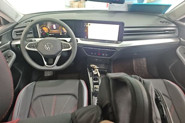 Volkswagen Lamando 2024, 8000 км, за 16065 USD - фото 13