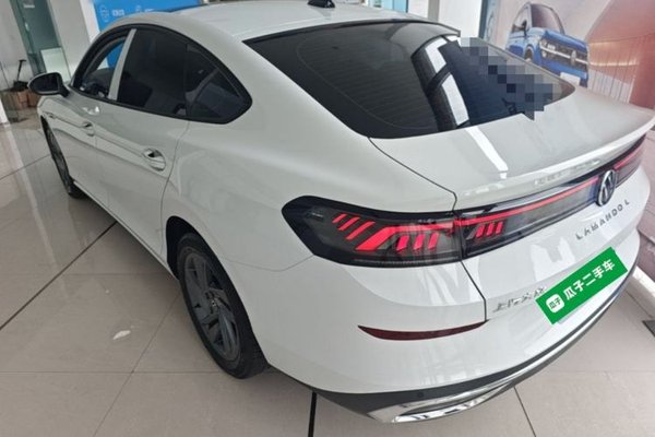Volkswagen Lamando 2024, 8000 км, за 16065 USD